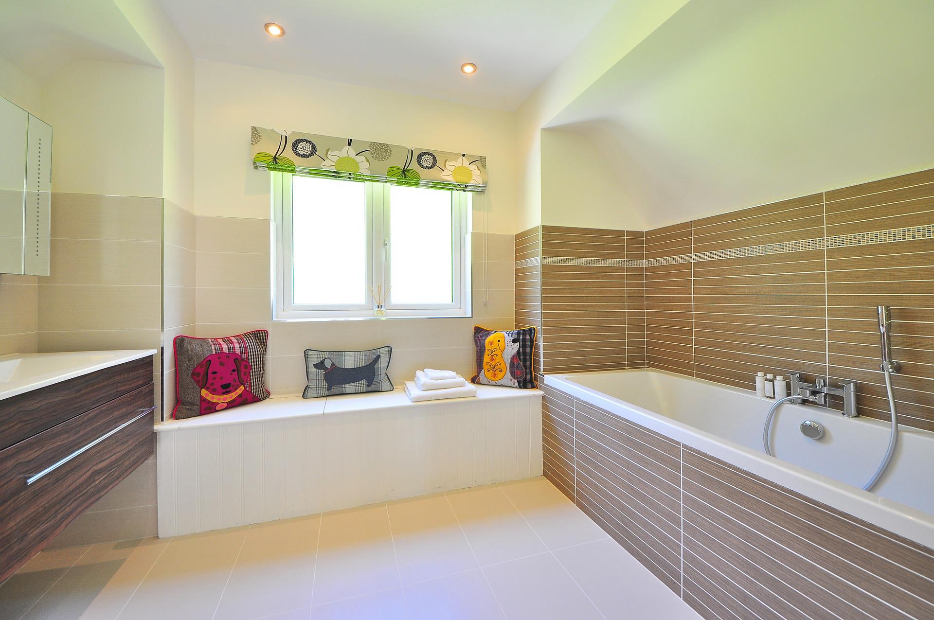 bathroom-1336162_1920 (1)